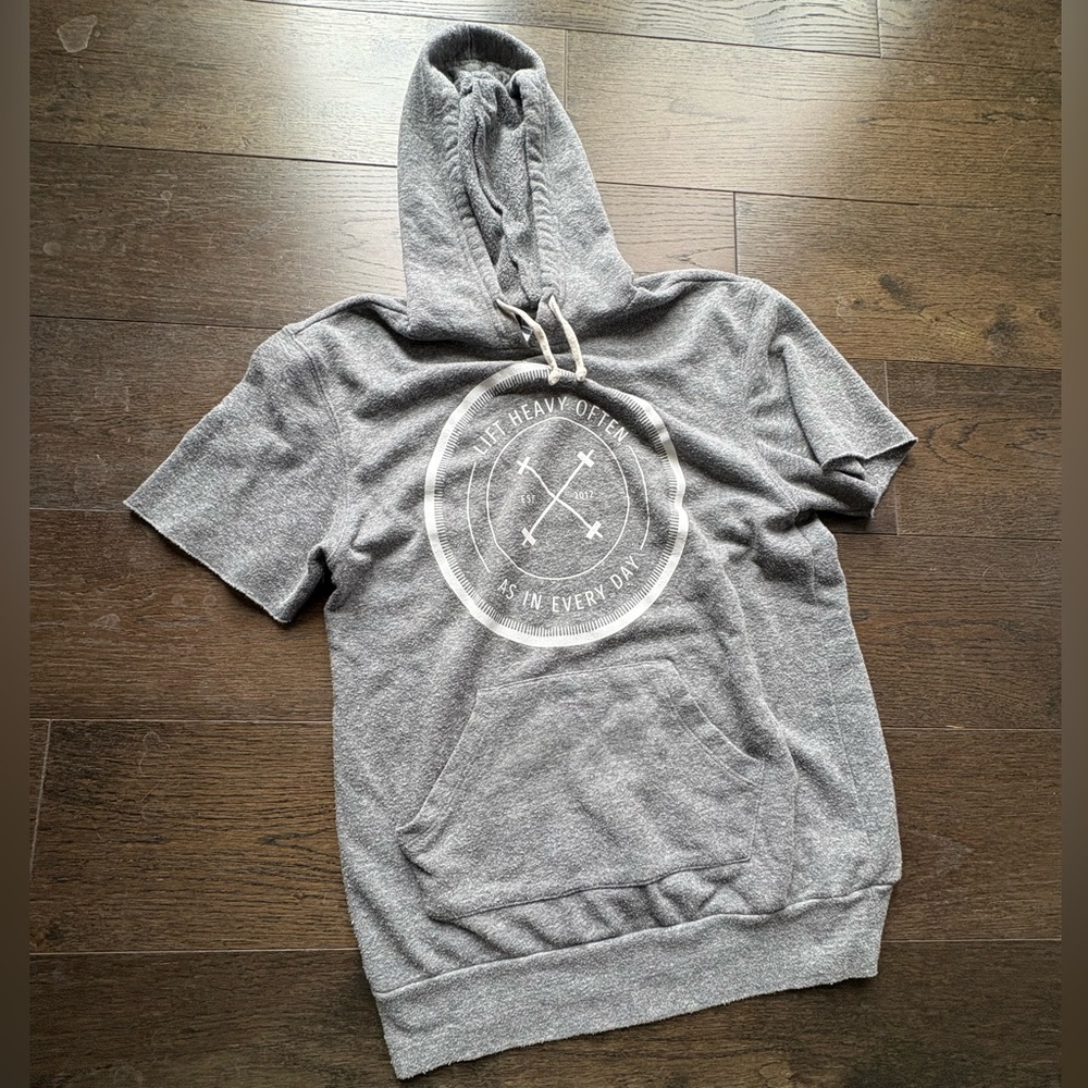 Short sleeve sweatshirt